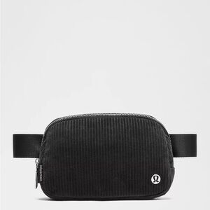 Everywhere Belt Bag Corduroy - True Navy